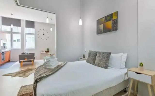 Lively And Stunning Auckland Central Apartment