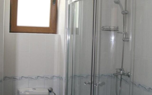 Iris Hotel