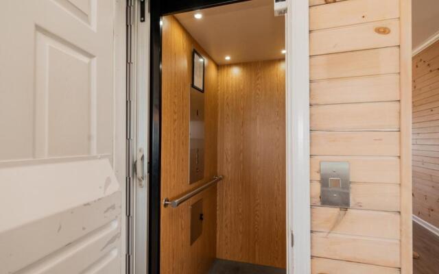 Casa Bianca by Oak Island Accommodations