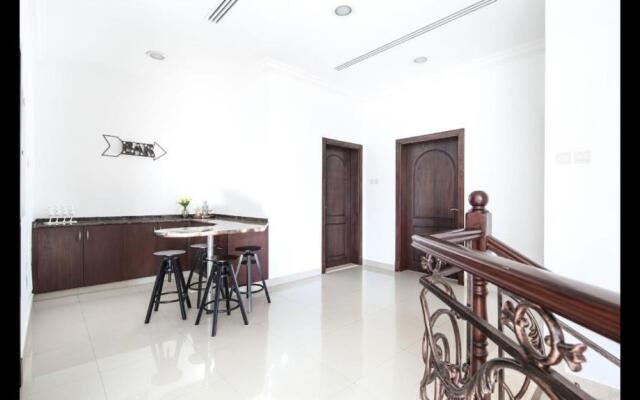 Hometown Apartments - Incredible 4 Bedroom plus maidsroom Villa