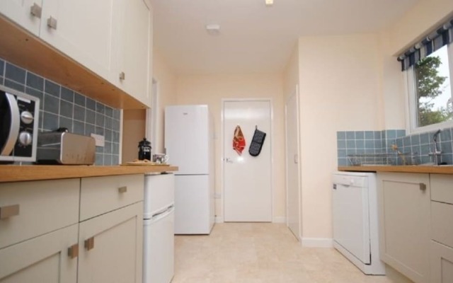 Beacon Square, Emsworth 414122