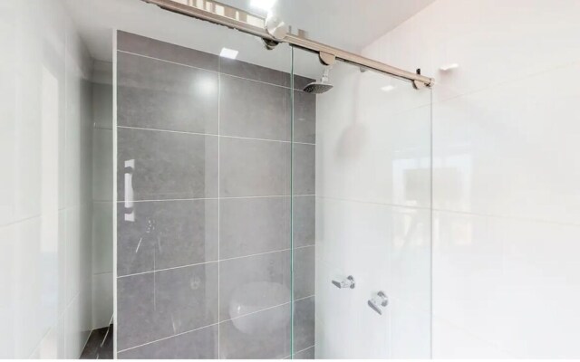 Dog-friendly studio apartment with incredible views 2008