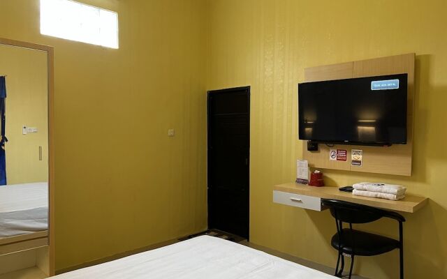 Hotel O Batodupi Guesthouse Syariah Near Buttu Kasambi