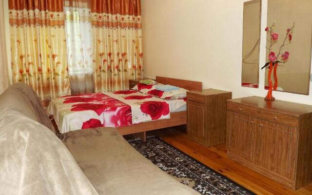 Apartments on Logvinenko 26a
