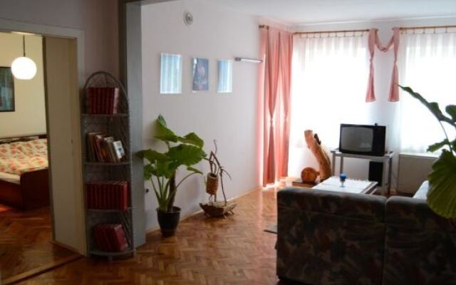 Bache Apartments