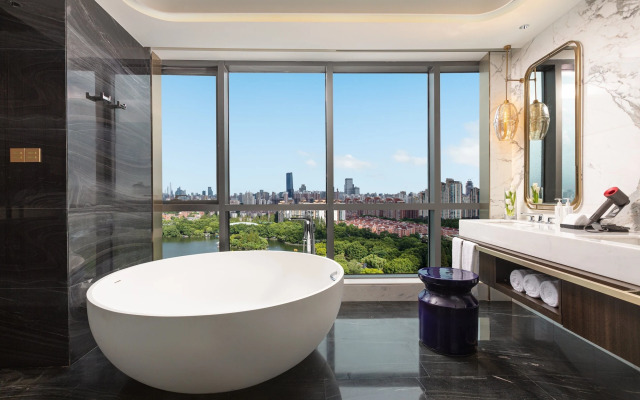 HUALUXE Shanghai Changfeng Park by IHG