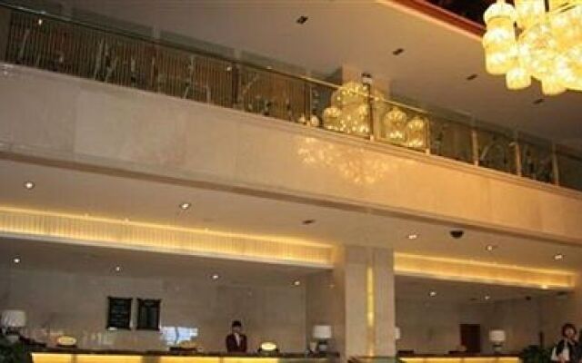 Salt Lake Hairun Hotel