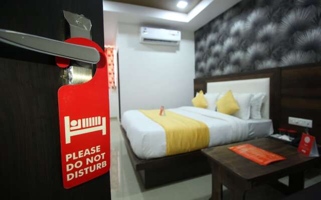 OYO 8864 Hotel Royal City