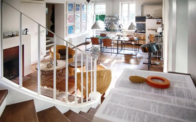 Embassy Row BnB