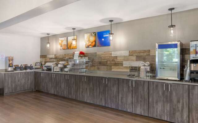 Comfort Suites Nashville Airport - BNA