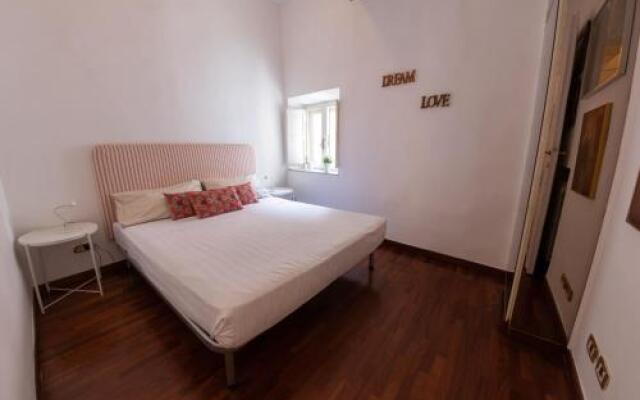 Piazza Firenze Apartment