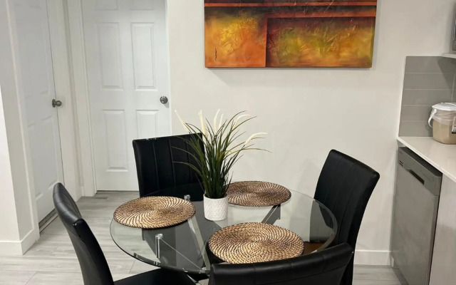 Beautiful 2 bedroom home away from home