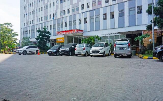 Super OYO 91593 San San Rooms Gunung Putri Square