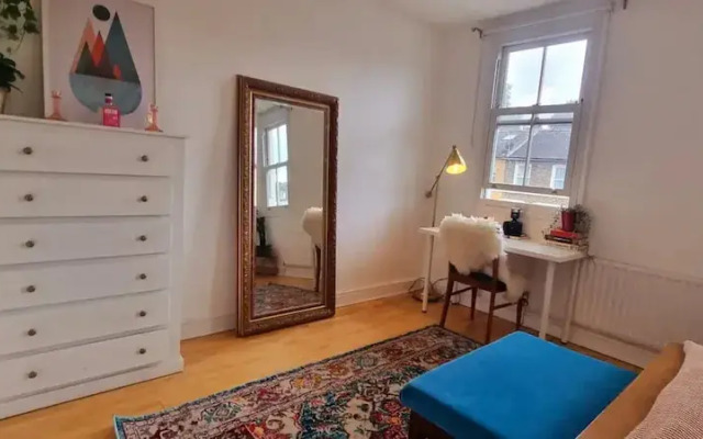 Stylish 3 Bedroom Townhouse in Brockley With Large Garden