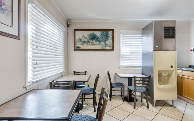 Econo Lodge Sturbridge