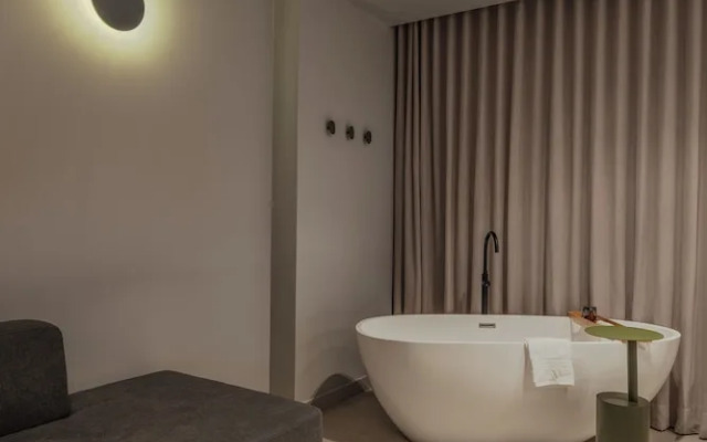Wake BioHotel