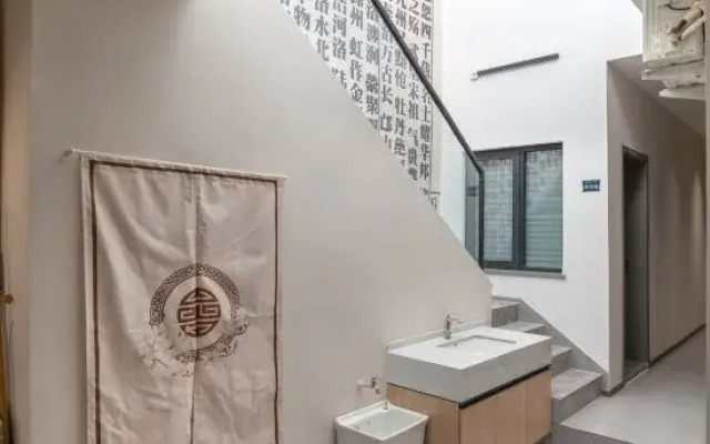 Back Street Xiaozhu Homestay (Lijingmen Cross Street Branch)