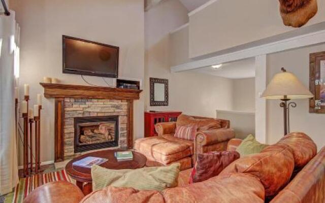 Lance'S West 7 Condominium