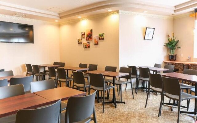 Ginowan Crystal Hotel