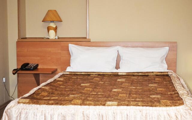 Отель Уральская