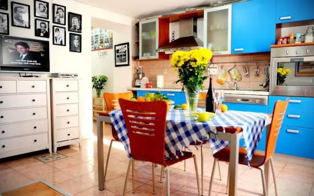 Movie Star Apartment