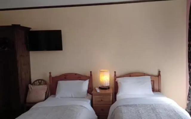 Buggle's Pub and Accommodation