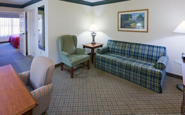 Country Inn & Suites by Radisson, Lewisburg, PA