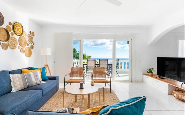 Family villa with private pool and ocean view