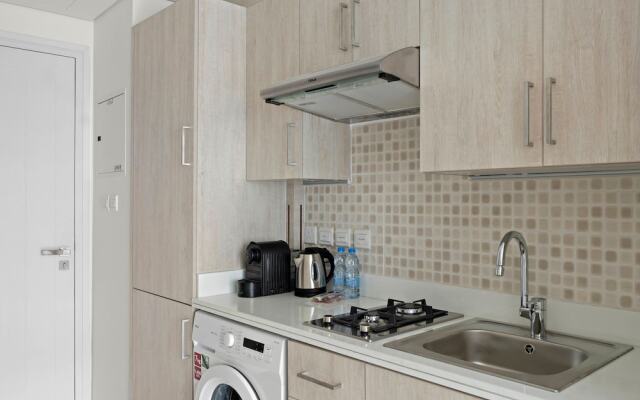 Studio Palm Jumeirah With Rooftop Pool and View