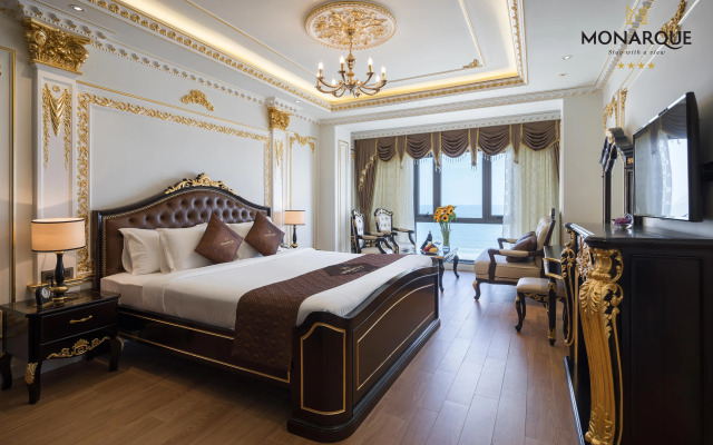 Monarque Hotel