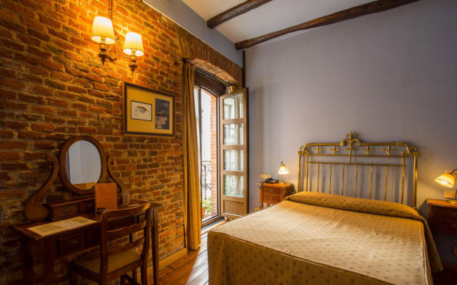 Hotel La Posada Regia