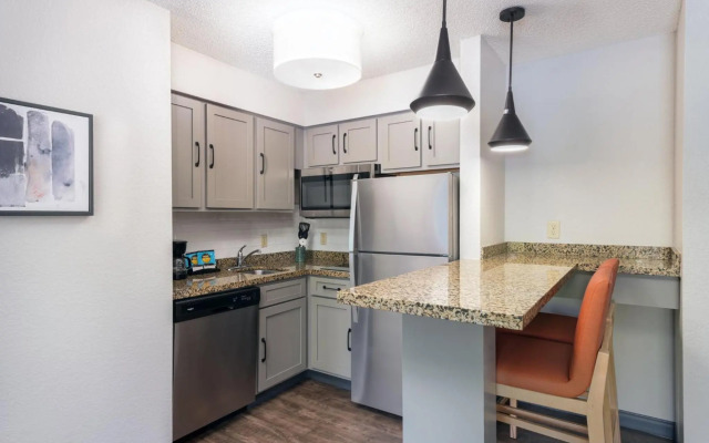 Candlewood Suites Eagan Arpt South - Mall Area by IHG