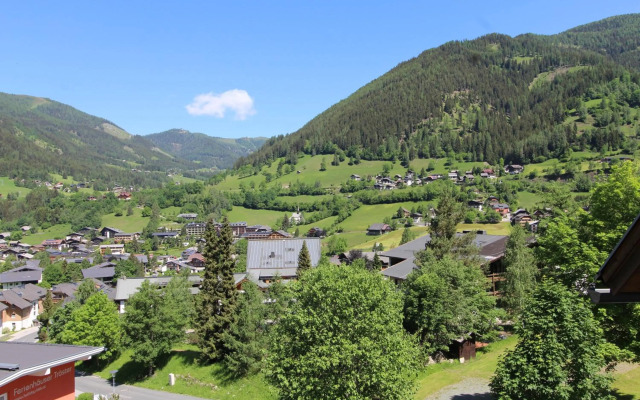 Ski-to-door Apartment PISTENBLICK