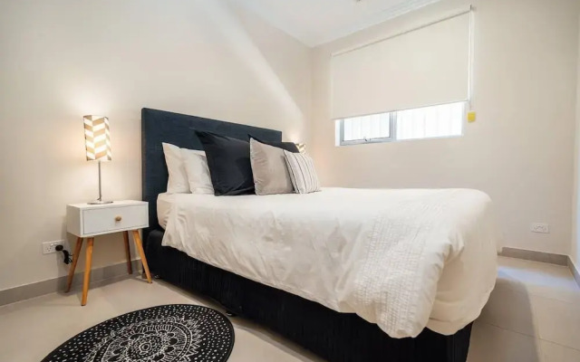 La Bella Vita-beachfront Living - Lift - Sunset Views