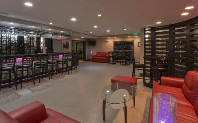 DoubleTree by Hilton Chatsworth