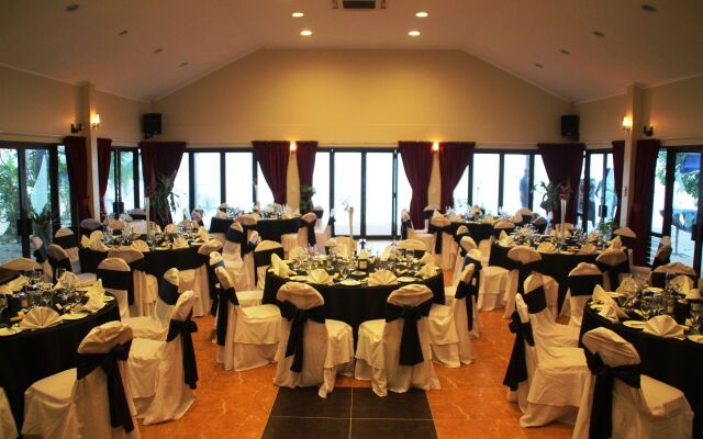 Mana Island Resort & Spa