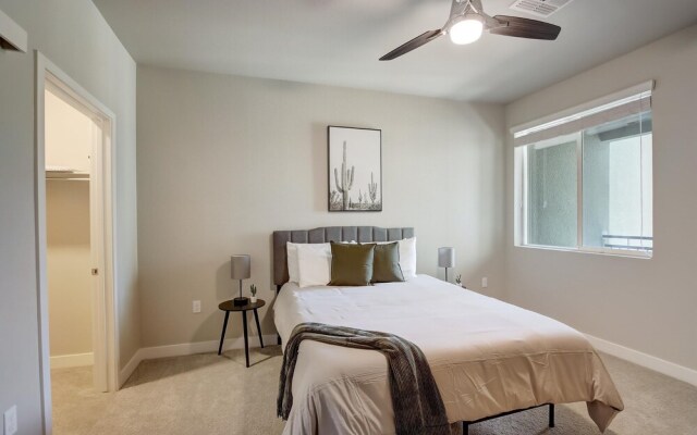 FRONTDESK Montreux Apts Northeast Phoenix