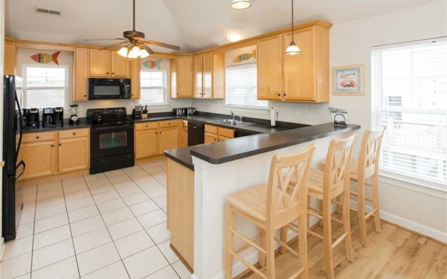 Atlantic Sunrise - 9 Br Home