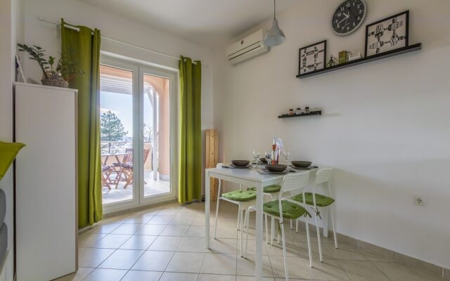 Apartment COLOR GREEN
