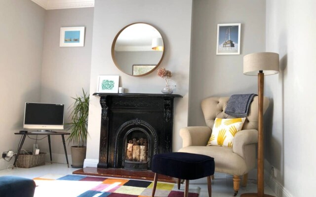 Chic and Contemporary Victorian Family Home