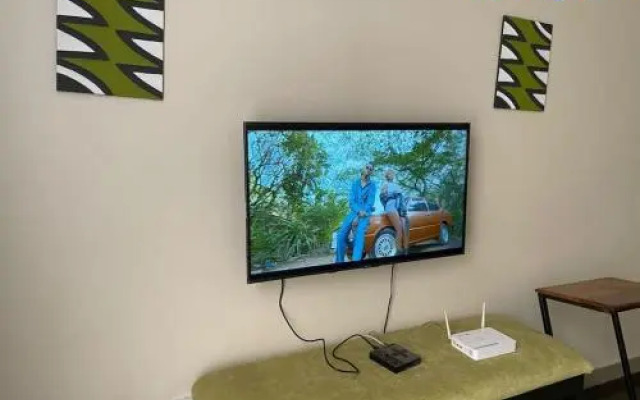 Office & 2 bedrooms entire place in Kimihurura