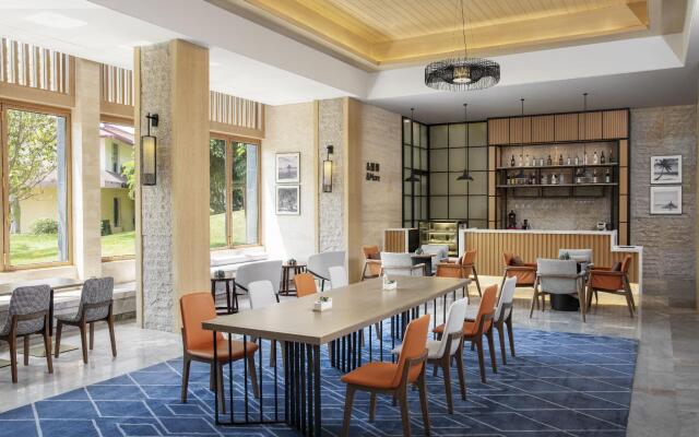 Sheraton Maoming Romantic Beach Resort