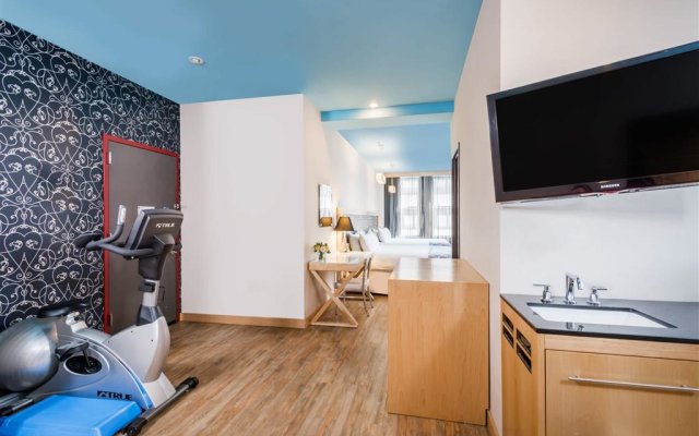 Tryp Times Square South