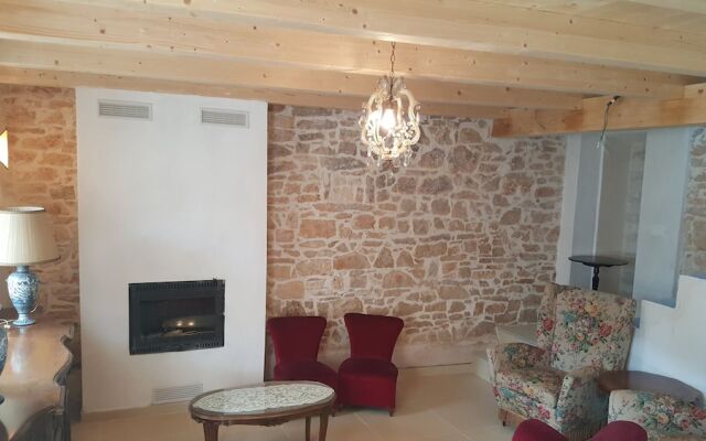 Fabulous Stone House and Large Natural Pool