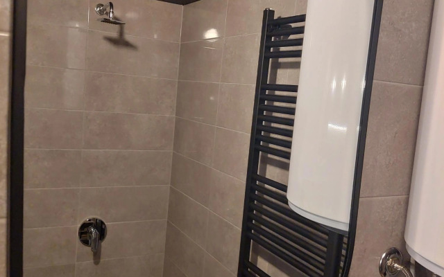 Modern&Private,Main Square-4Min Walk,Chic Apt 2