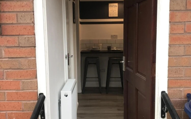 Modern 3-bed House With Parking Bamber Bridge, Preston