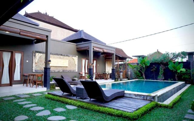 Homayoon Villa at Bisma - 10 min walking to Ubud center