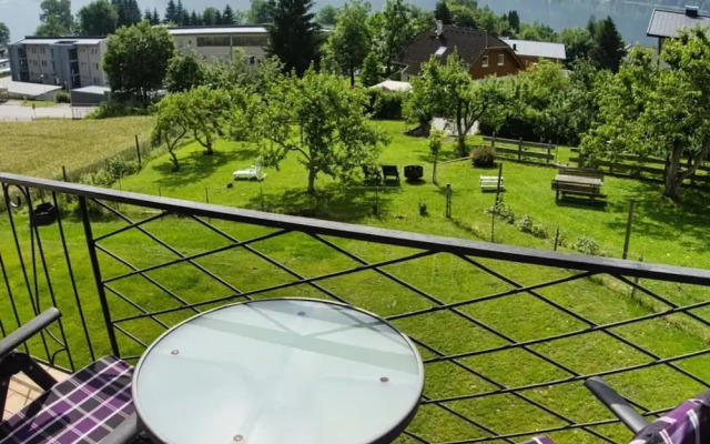 Apartment With Mountain View