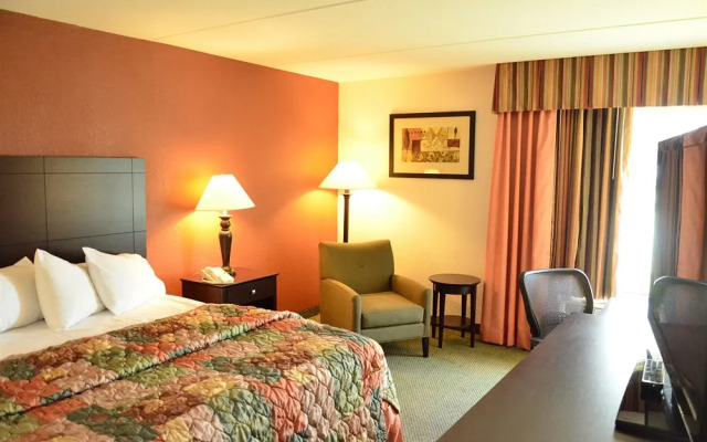 Ramada Luling