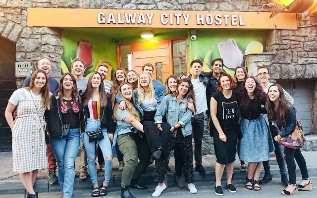 Galway City Hostel & Bar
